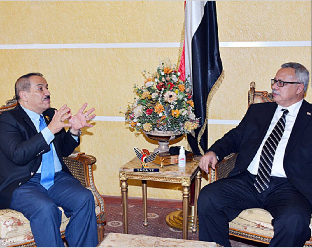 رئيس الوزراء يناقش مع وزير الخارجية جهود الوزارة إزاء المستجدات المتصلة باليمن ويشيد بالنجاحات التي تحققت